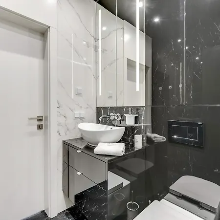 Downtown River View Apartment